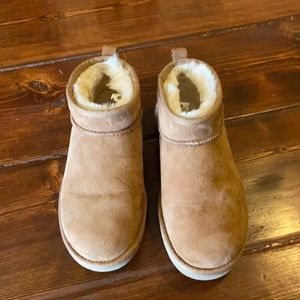 Ugg classic ultra mini boot